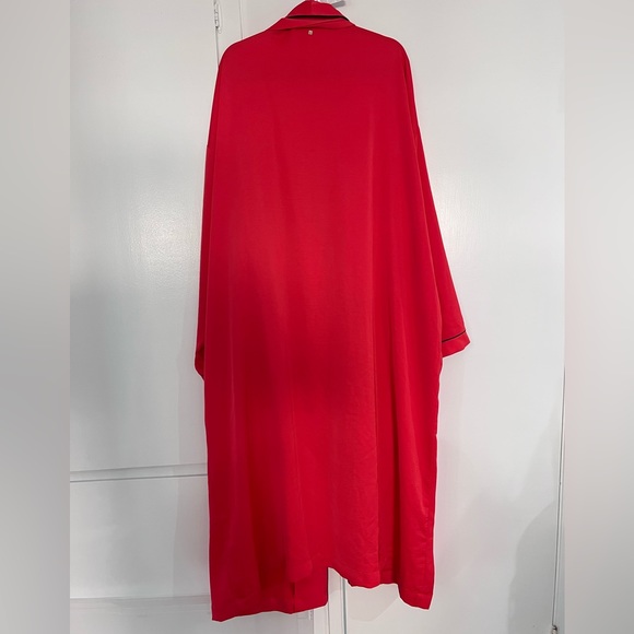 Fabletics Ecosatin Robe - Picture 6 of 6